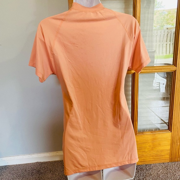 Rip Curl Rash Guard - Picture 4 of 5